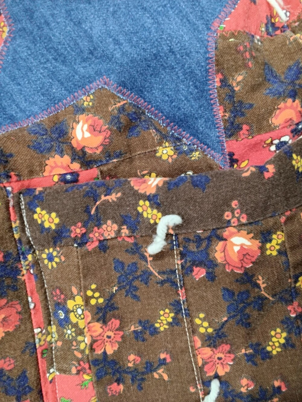 4015 Size 2X Quilted Floral Star Patch Women's Jacket - Red/Brown - Picture 5 of 7